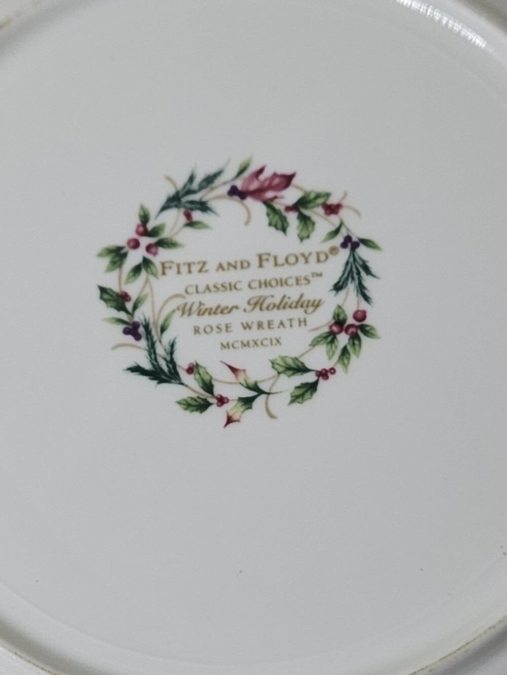 Fitz & Floyd Winter Holiday Collector Plates Santa Portrait Rose Wreath Set Of 4 - Picture 6 of 9